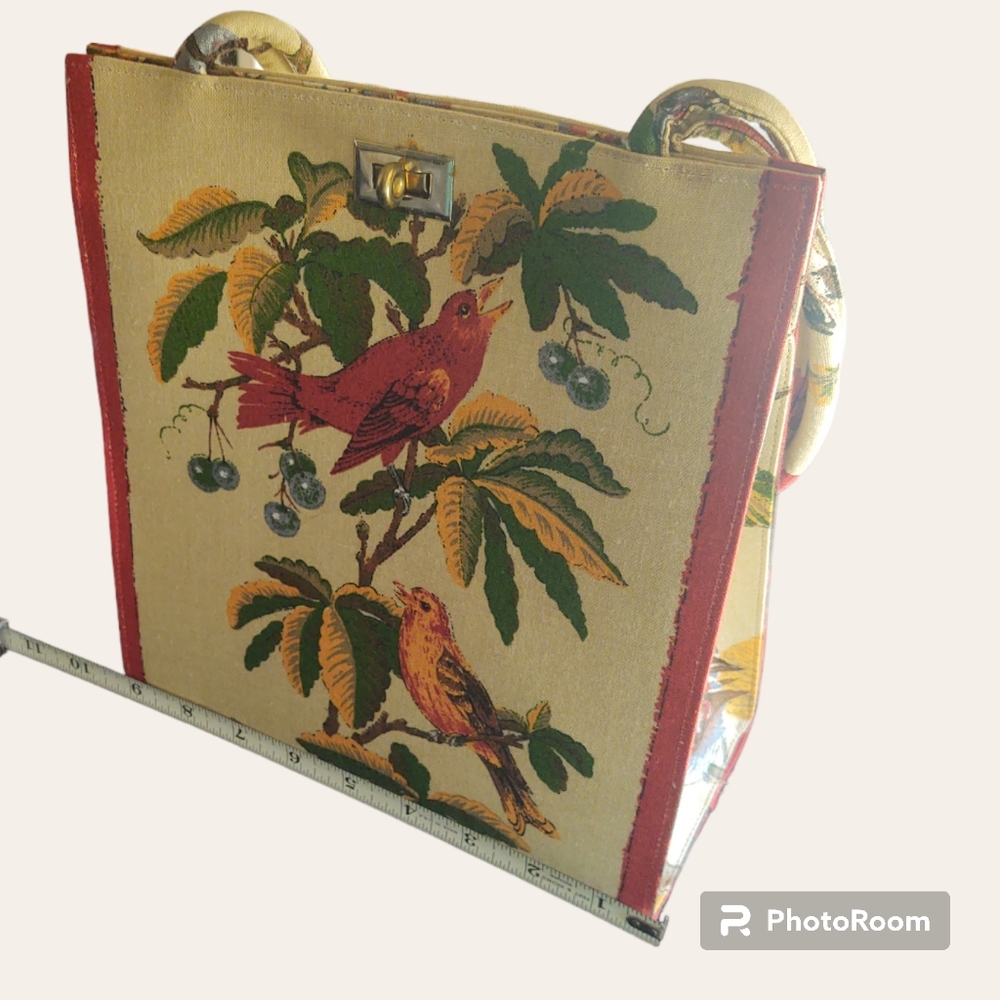 Excellent Iconic Margaret Smith vintage handbag, birds on branches